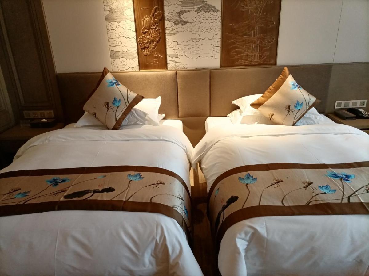 Baoying Jinling Hotel מראה חיצוני תמונה